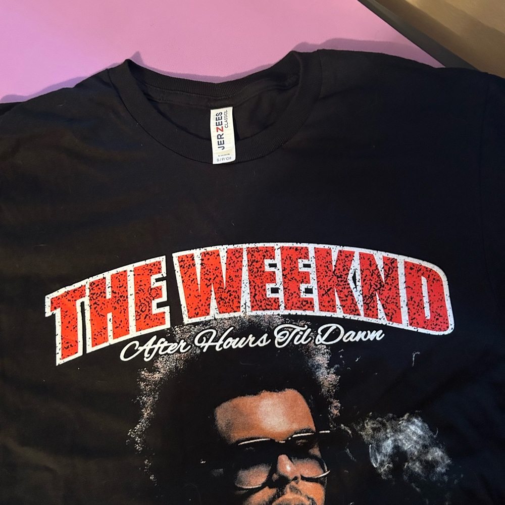 The Weekend Concert Tee - Picture 4 of 4